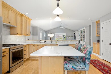 4 Tanager Ln Cape Elizabeth ME-large-006