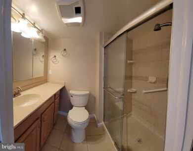 20637 Valley Forge Cir unit 637, King of Prussia, PA 19406 - photo 7