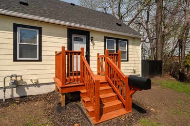 1 Vandergrift St, Lawrence, MA 01843 - photo 3