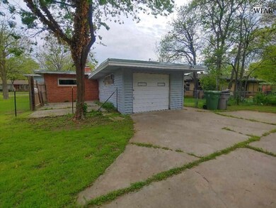 3710 Herring Ln, Wichita Falls, TX 76302 - photo 2