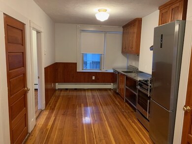 9 Thacher Ct unit 3, Boston, MA 02113 - photo 2