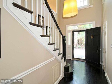9125 Town Gate Ln, Bethesda, MD 20817 - photo 2