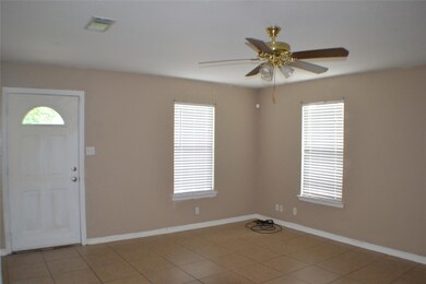 1014 W Baker St, Denison, TX 75020 - photo 5