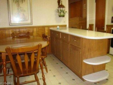 1034 Macon St, Asheboro, NC 27203 - photo 7