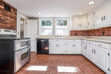 320 Providence Rd, South Grafton, MA 01560 - photo 2