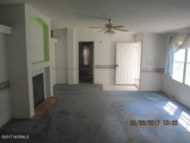 1486 Spann Living Rm 2