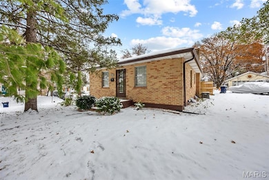 7800 Murdoch Ave, Saint Louis, MO 63119 - photo 3