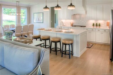 Kitchen and dining area-Photo for Representation O