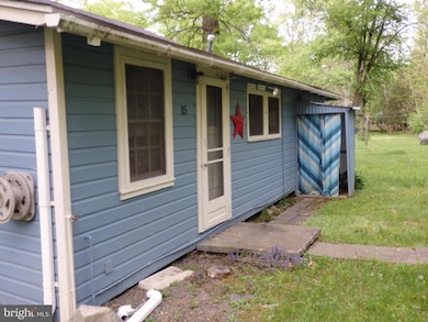 1285 Nursery Rd unit 15, Green Lane, PA 18054 - photo 3