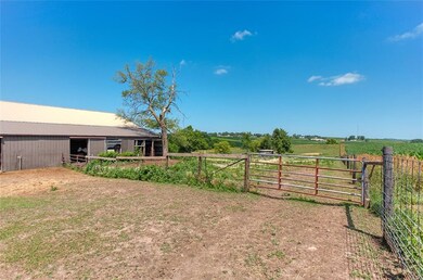 4486 S 9th Ave E, Newton, IA 50208 - photo 3