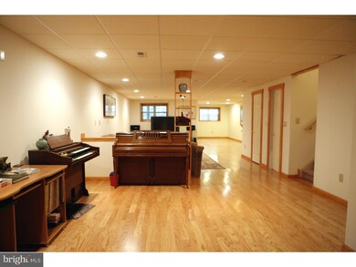 53 Arbor Cir, Colmar, PA 18915 - photo 2