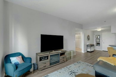 102 Christopher Columbus Dr unit 803, Jersey City, NJ 07302 - photo 5