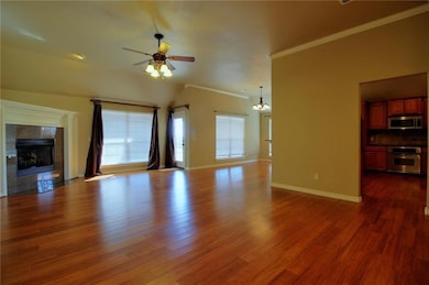 108 Southpointe Ave, Tuttle, OK 73089 - photo 2