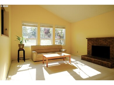 3747 Keeler Ave, Eugene, OR 97401 - photo 2