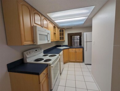 Plaza Gardens unit 115, Sarasota, FL 34239 - photo 3