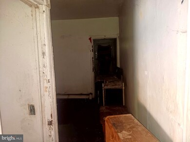 17 Furman St, Trenton, NJ 08611 - photo 4