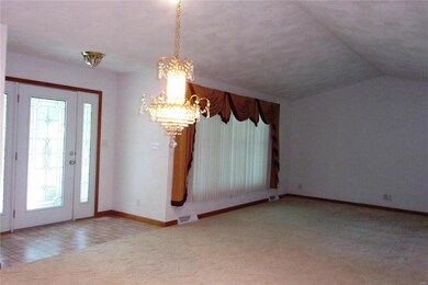 Living room, vaulted ceilings, lots of space for y