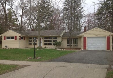 1023 N Freer Rd, Chelsea, MI 48118 - photo 3