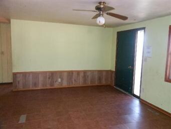 210 Amarillo Dr, Carpentersville, IL 60110 - photo 3