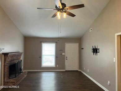 127 Windsor Ct, Jacksonville, NC 28546 - photo 5