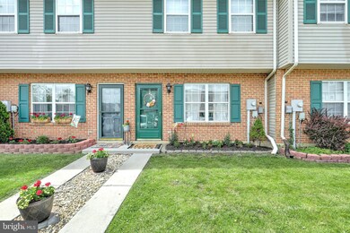 138 Orchard Ln unit 32, Hanover, PA 17331 - photo 2