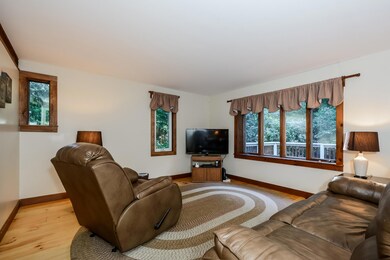 015-photo-family-room-6433394