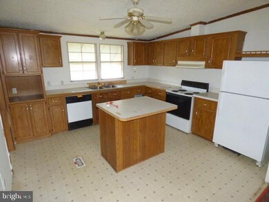 17101 Miner Ave, Williamsport, MD 21795 - photo 3