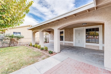 405 Whitman St, Las Vegas, NV 89110 - photo 2