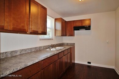 6748 Cotton Tail Ln, Jacksonville, FL 32210 - photo 4