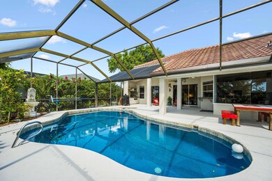 Beautiful Screened Pool