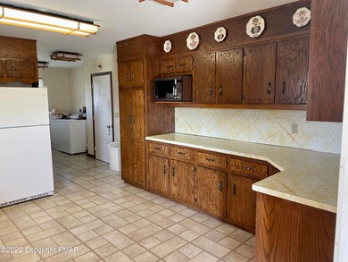 222 Earl Dr, Brodheadsville, PA 18322 - photo 6