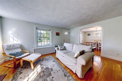 86 Wilcox Ave, Pawtucket, RI 02860 - photo 5