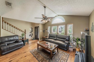 717 Timbercreek Dr, Hurst, TX 76053 - photo 3