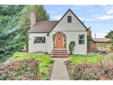 800 W 9th St, the Dalles, OR 97058 - photo 2