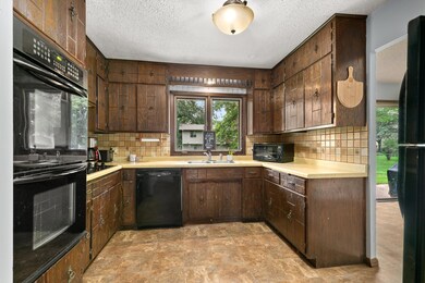 218 10th St N, Sauk Rapids, MN 56379 - photo 6
