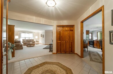 414 Peoria St, Lincoln, IL 62656 - photo 4