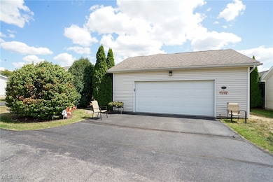 1805 E Western Reserve Rd unit 50, Youngstown, OH 44514 - photo 2