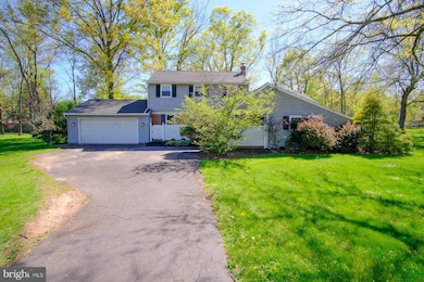 1518 Peach Tree Ln, Hatfield, PA 19440 - photo 2