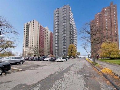 Shoreline East Condominiums unit 1703, Detroit, MI 48214 - photo 3