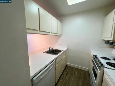 Mobby's Place unit 106, Concord, CA 94520 - photo 7