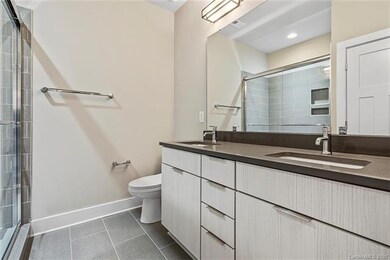 Owner's Bath with dual vanities, quartz countertop