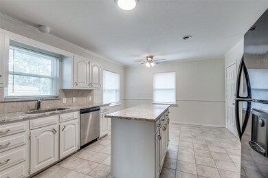 6404 Lange Cir, Dallas, TX 75214 - photo 5