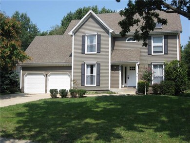 9302 Tomashaw Ln, Lenexa, KS 66219 - photo 3