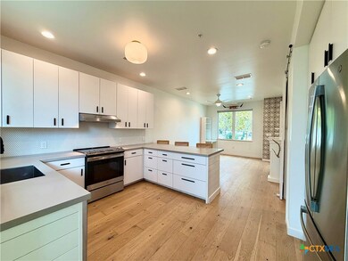 1903 Dutton Dr unit B, San Marcos, TX 78666 - photo 5