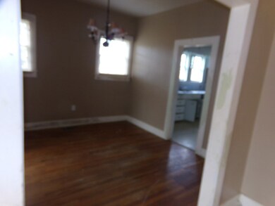 512 Aston Ave, McComb, MS 39648 - photo 5