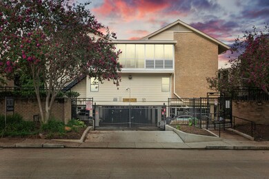 [Exterior view] Cummins is a gated community with