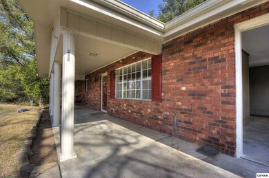 3209 Wilson St, Pigeon Forge, TN 37863 - photo 2