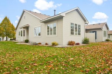 1212 Highridge Ct, Saint Paul, MN 55109 - photo 2