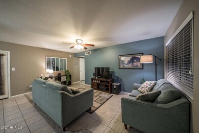 926 Acorn - 4 Living