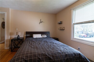 46 Middle St, Riverside, RI 02915 - photo 5